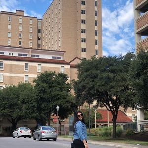 Meet your Posher, Daniela